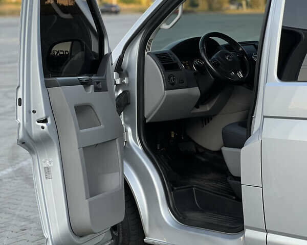 Серый Фольксваген Transporter, объемом двигателя 2 л и пробегом 190 тыс. км за 17500 $, фото 30 на Automoto.ua
