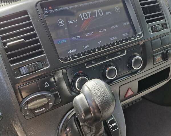 Серый Фольксваген Transporter, объемом двигателя 1.97 л и пробегом 299 тыс. км за 16800 $, фото 30 на Automoto.ua
