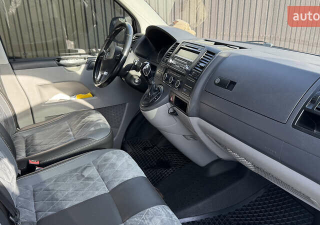 Серый Фольксваген Transporter, объемом двигателя 1.97 л и пробегом 260 тыс. км за 14000 $, фото 4 на Automoto.ua