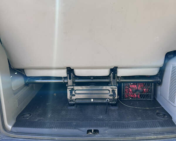 Серый Фольксваген Transporter, объемом двигателя 1.97 л и пробегом 330 тыс. км за 12500 $, фото 5 на Automoto.ua
