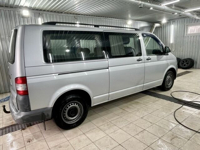 Серый Фольксваген Transporter, объемом двигателя 2 л и пробегом 437 тыс. км за 9000 $, фото 2 на Automoto.ua