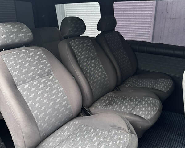 Серый Фольксваген Transporter, объемом двигателя 1.9 л и пробегом 365 тыс. км за 14500 $, фото 16 на Automoto.ua