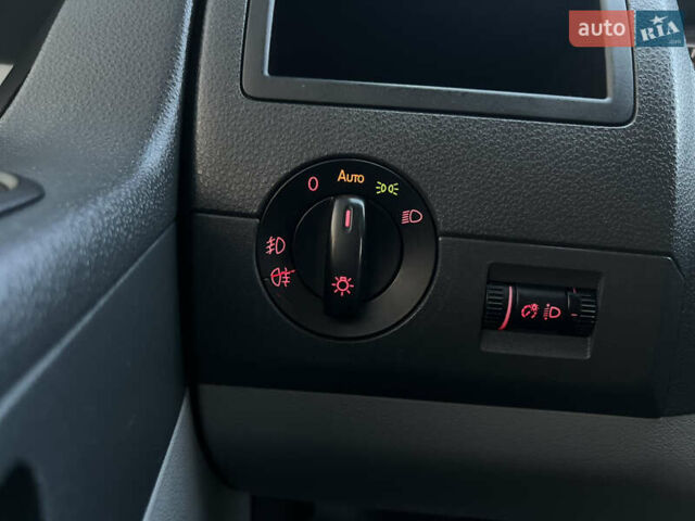 Серый Фольксваген Transporter, объемом двигателя 2 л и пробегом 190 тыс. км за 17500 $, фото 46 на Automoto.ua