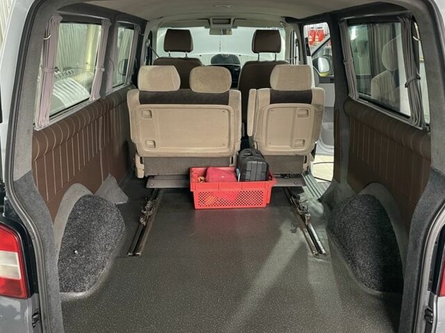 Серый Фольксваген Transporter, объемом двигателя 2 л и пробегом 437 тыс. км за 9000 $, фото 6 на Automoto.ua