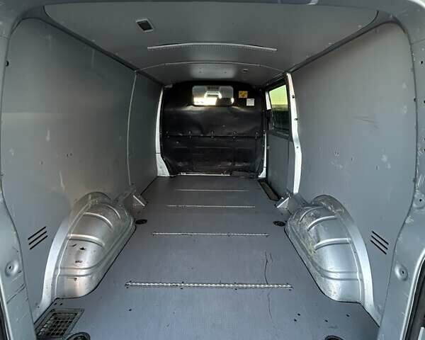 Сірий Фольксваген Transporter, об'ємом двигуна 2 л та пробігом 359 тис. км за 15943 $, фото 11 на Automoto.ua