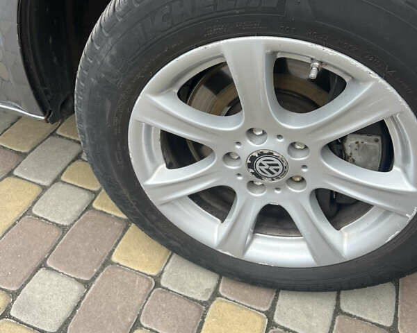 Серый Фольксваген Transporter, объемом двигателя 1.97 л и пробегом 276 тыс. км за 18500 $, фото 3 на Automoto.ua