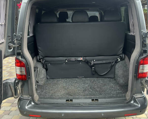 Серый Фольксваген Transporter, объемом двигателя 1.97 л и пробегом 276 тыс. км за 18500 $, фото 11 на Automoto.ua