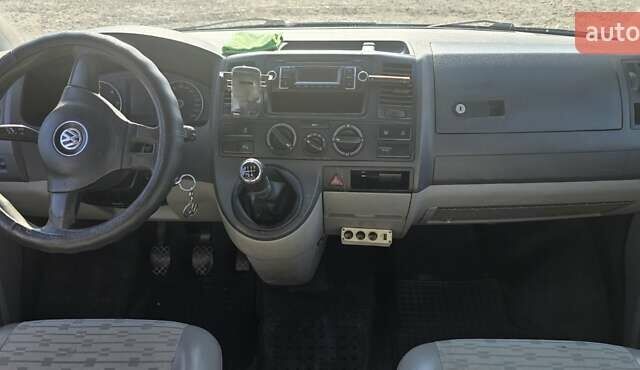 Серый Фольксваген Transporter, объемом двигателя 1.97 л и пробегом 426 тыс. км за 11300 $, фото 8 на Automoto.ua