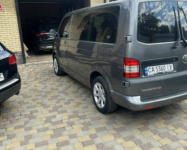 Серый Фольксваген Transporter, объемом двигателя 1.97 л и пробегом 276 тыс. км за 18500 $, фото 7 на Automoto.ua