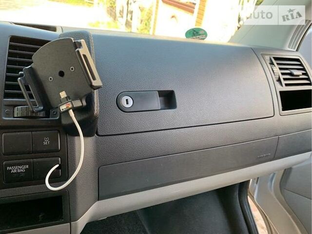 Серый Фольксваген Transporter, объемом двигателя 1.9 л и пробегом 250 тыс. км за 13500 $, фото 13 на Automoto.ua