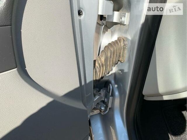 Серый Фольксваген Transporter, объемом двигателя 1.9 л и пробегом 250 тыс. км за 13500 $, фото 6 на Automoto.ua