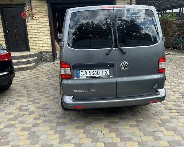 Серый Фольксваген Transporter, объемом двигателя 1.97 л и пробегом 276 тыс. км за 18500 $, фото 6 на Automoto.ua