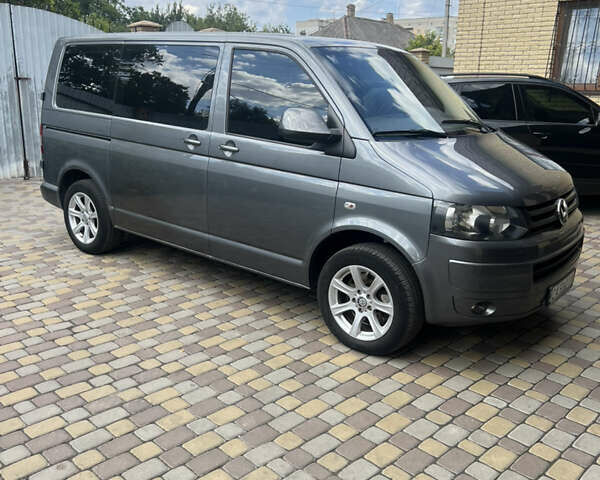 Серый Фольксваген Transporter, объемом двигателя 1.97 л и пробегом 276 тыс. км за 18500 $, фото 2 на Automoto.ua