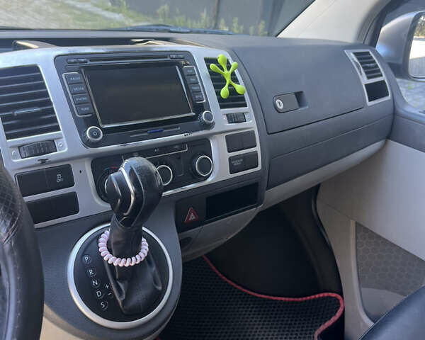 Сірий Фольксваген Transporter, об'ємом двигуна 2 л та пробігом 241 тис. км за 16000 $, фото 10 на Automoto.ua