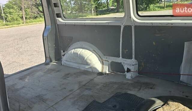 Серый Фольксваген Transporter, объемом двигателя 1.97 л и пробегом 426 тыс. км за 11300 $, фото 13 на Automoto.ua