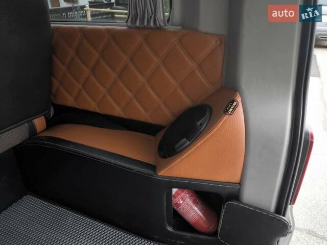 Сірий Фольксваген Transporter, об'ємом двигуна 1.97 л та пробігом 255 тис. км за 17697 $, фото 6 на Automoto.ua