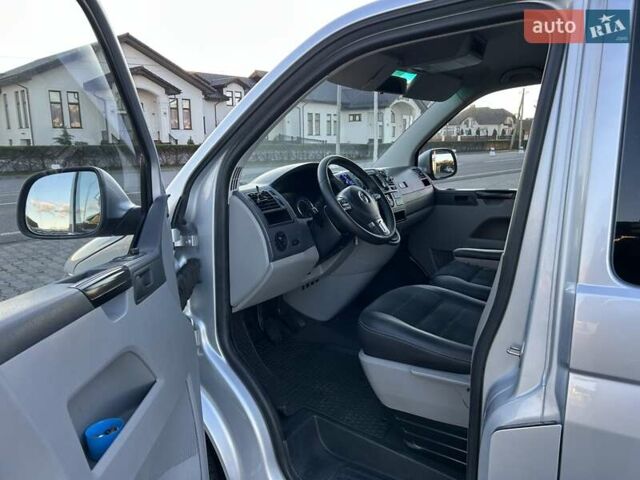 Сірий Фольксваген Transporter, об'ємом двигуна 2 л та пробігом 359 тис. км за 15943 $, фото 12 на Automoto.ua