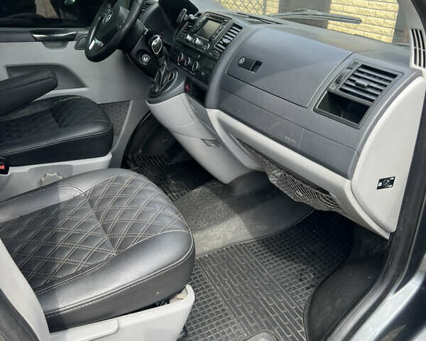 Серый Фольксваген Transporter, объемом двигателя 1.97 л и пробегом 276 тыс. км за 18500 $, фото 21 на Automoto.ua