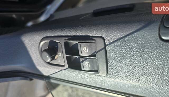 Серый Фольксваген Transporter, объемом двигателя 1.97 л и пробегом 426 тыс. км за 11300 $, фото 9 на Automoto.ua