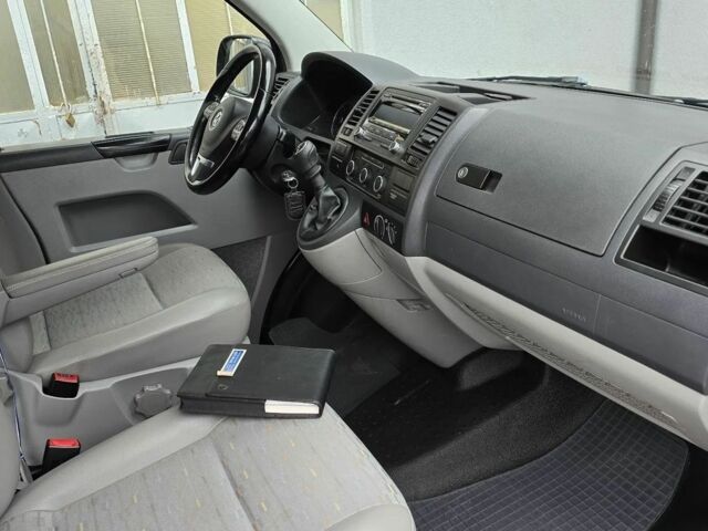 Серый Фольксваген Transporter, объемом двигателя 2 л и пробегом 136 тыс. км за 8500 $, фото 18 на Automoto.ua