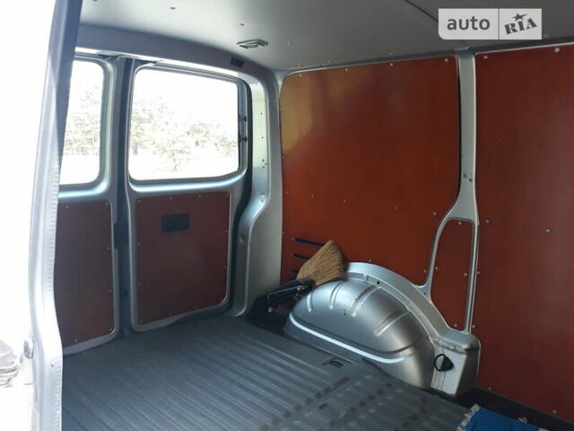 Серый Фольксваген Transporter, объемом двигателя 2 л и пробегом 440 тыс. км за 11000 $, фото 6 на Automoto.ua