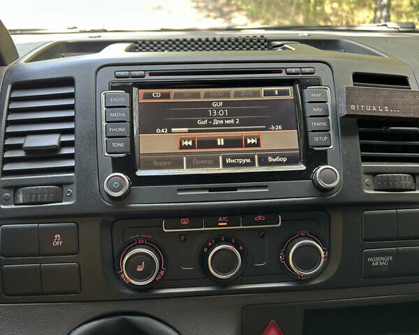Сірий Фольксваген Transporter, об'ємом двигуна 2 л та пробігом 225 тис. км за 17000 $, фото 10 на Automoto.ua