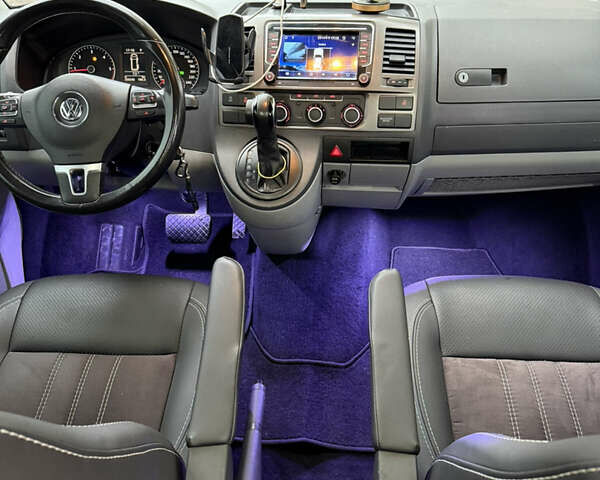 Серый Фольксваген Transporter, объемом двигателя 1.97 л и пробегом 250 тыс. км за 22300 $, фото 25 на Automoto.ua