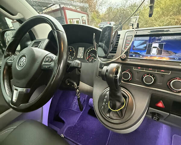 Серый Фольксваген Transporter, объемом двигателя 1.97 л и пробегом 250 тыс. км за 22300 $, фото 24 на Automoto.ua