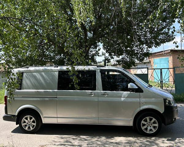 Сірий Фольксваген Transporter, об'ємом двигуна 2 л та пробігом 225 тис. км за 17000 $, фото 5 на Automoto.ua