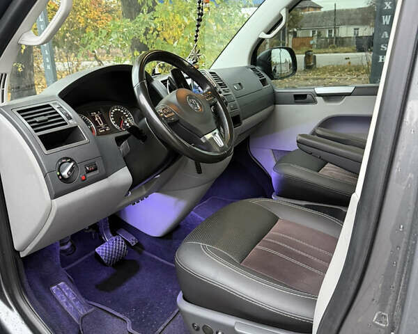 Серый Фольксваген Transporter, объемом двигателя 1.97 л и пробегом 250 тыс. км за 22300 $, фото 23 на Automoto.ua