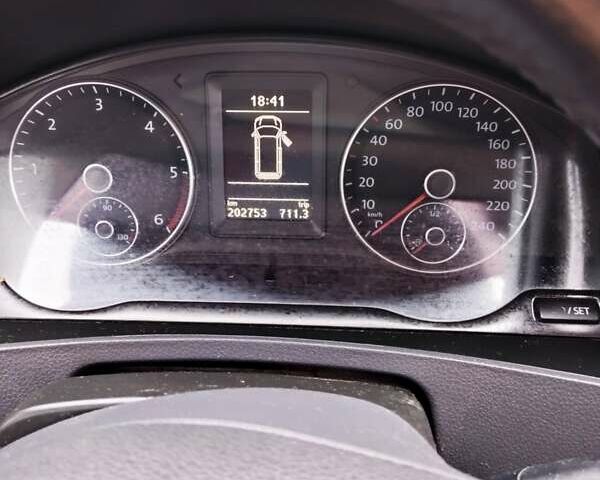 Серый Фольксваген Transporter, объемом двигателя 1.97 л и пробегом 203 тыс. км за 19800 $, фото 13 на Automoto.ua