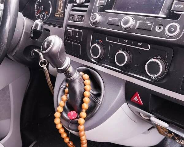 Серый Фольксваген Transporter, объемом двигателя 1.97 л и пробегом 203 тыс. км за 19800 $, фото 21 на Automoto.ua