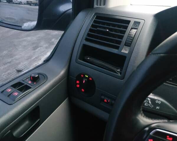 Серый Фольксваген Transporter, объемом двигателя 2 л и пробегом 230 тыс. км за 14000 $, фото 3 на Automoto.ua