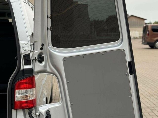 Серый Фольксваген Transporter, объемом двигателя 2 л и пробегом 174 тыс. км за 9000 $, фото 12 на Automoto.ua