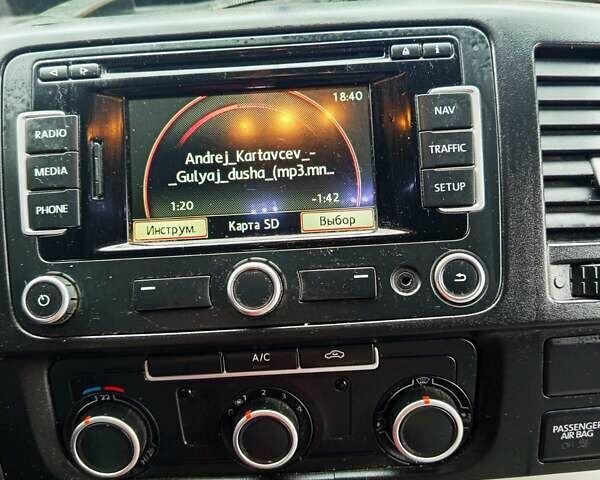 Серый Фольксваген Transporter, объемом двигателя 1.97 л и пробегом 203 тыс. км за 19800 $, фото 15 на Automoto.ua