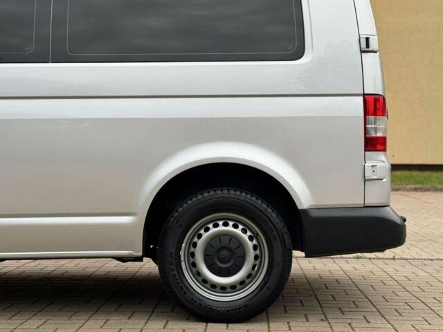 Серый Фольксваген Transporter, объемом двигателя 2 л и пробегом 174 тыс. км за 9000 $, фото 9 на Automoto.ua