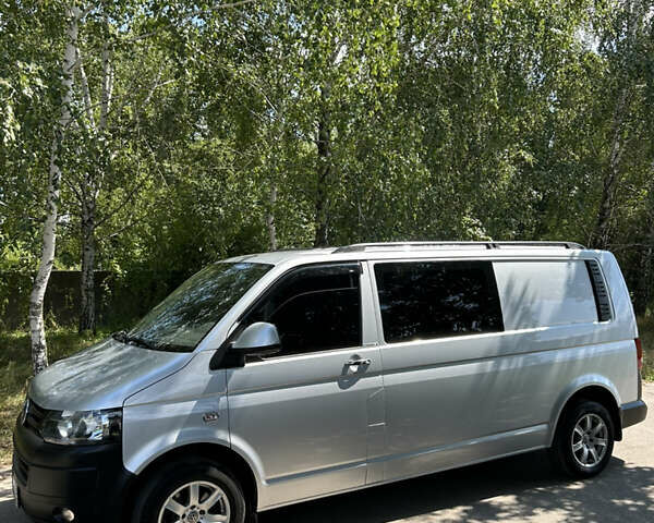 Сірий Фольксваген Transporter, об'ємом двигуна 2 л та пробігом 225 тис. км за 17000 $, фото 1 на Automoto.ua