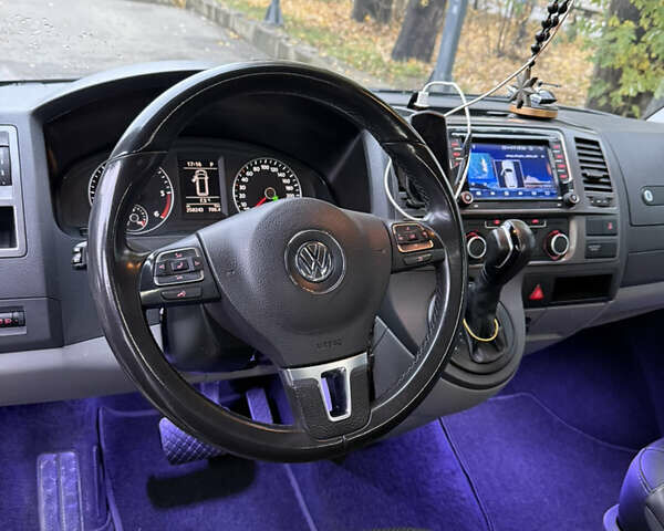 Серый Фольксваген Transporter, объемом двигателя 1.97 л и пробегом 250 тыс. км за 22300 $, фото 21 на Automoto.ua