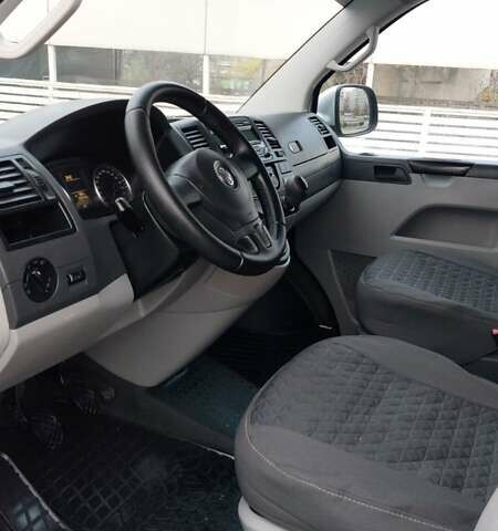 Серый Фольксваген Transporter, объемом двигателя 2 л и пробегом 235 тыс. км за 19900 $, фото 17 на Automoto.ua