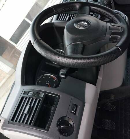 Серый Фольксваген Transporter, объемом двигателя 2 л и пробегом 235 тыс. км за 19900 $, фото 21 на Automoto.ua