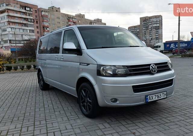 Серый Фольксваген Transporter, объемом двигателя 2 л и пробегом 235 тыс. км за 19900 $, фото 2 на Automoto.ua
