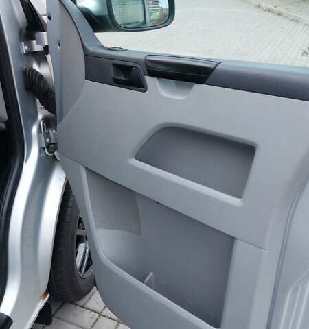 Серый Фольксваген Transporter, объемом двигателя 2 л и пробегом 235 тыс. км за 19900 $, фото 26 на Automoto.ua