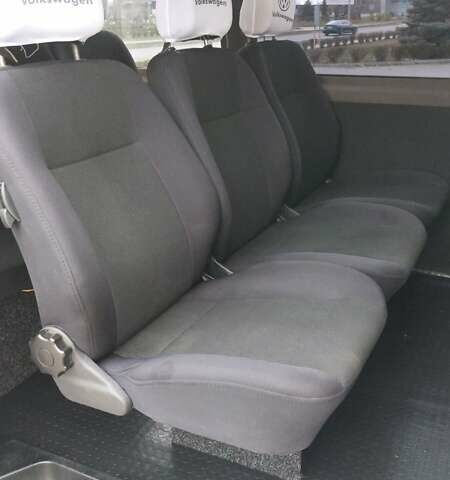 Серый Фольксваген Transporter, объемом двигателя 2 л и пробегом 235 тыс. км за 19900 $, фото 30 на Automoto.ua