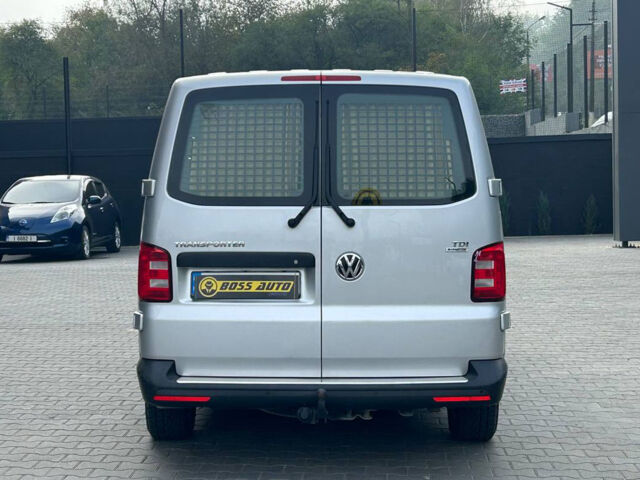 Серый Фольксваген Transporter, объемом двигателя 2 л и пробегом 227 тыс. км за 19000 $, фото 4 на Automoto.ua