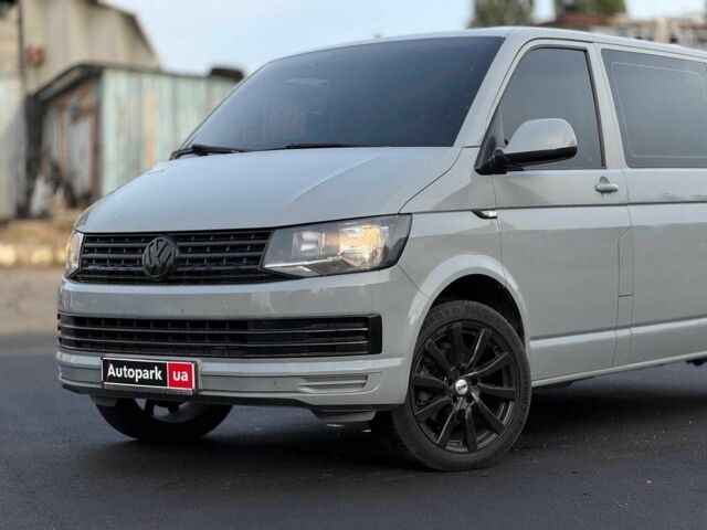 Серый Фольксваген Transporter, объемом двигателя 2 л и пробегом 218 тыс. км за 14440 $, фото 1 на Automoto.ua