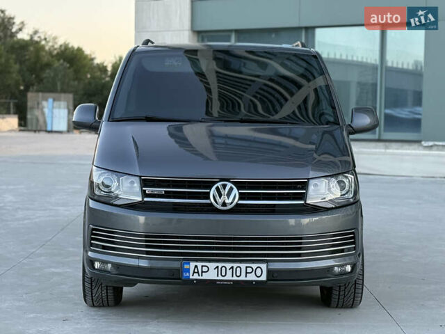 Серый Фольксваген Transporter, объемом двигателя 2 л и пробегом 299 тыс. км за 25000 $, фото 3 на Automoto.ua