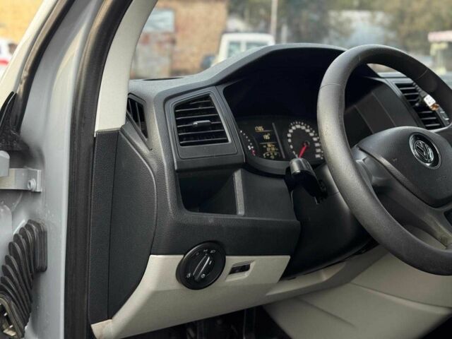 Серый Фольксваген Transporter, объемом двигателя 2 л и пробегом 218 тыс. км за 14440 $, фото 22 на Automoto.ua