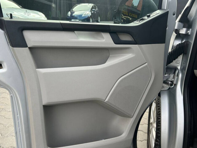Серый Фольксваген Transporter, объемом двигателя 2 л и пробегом 227 тыс. км за 19000 $, фото 6 на Automoto.ua
