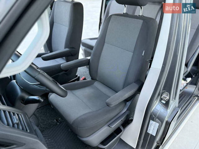 Серый Фольксваген Transporter, объемом двигателя 2 л и пробегом 299 тыс. км за 25000 $, фото 23 на Automoto.ua