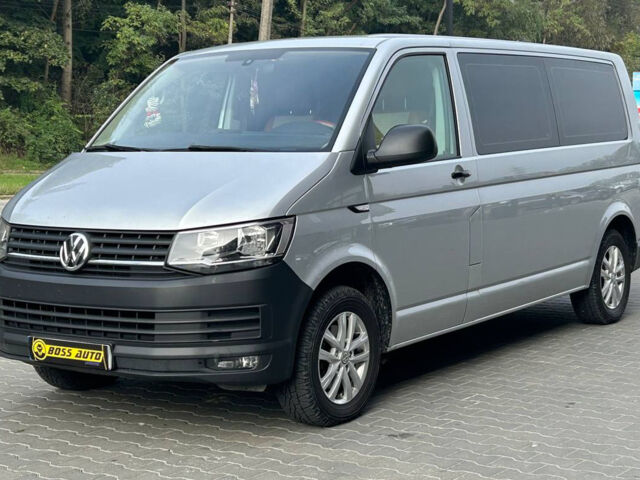 Серый Фольксваген Transporter, объемом двигателя 2 л и пробегом 227 тыс. км за 19000 $, фото 2 на Automoto.ua